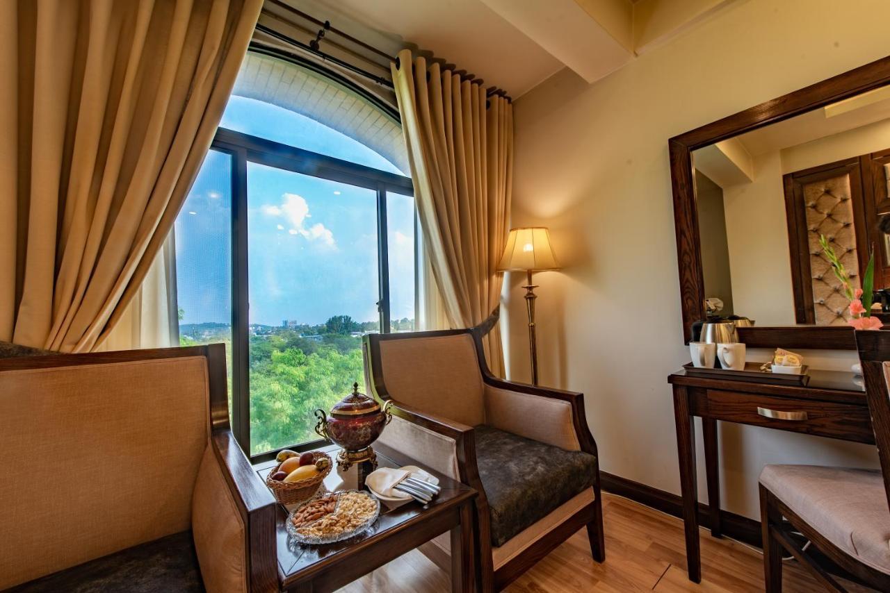 Envoy Continental Hotel Islamabad Buitenkant foto