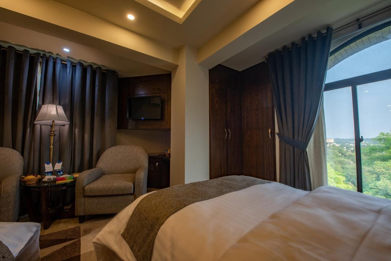 Envoy Continental Hotel Islamabad Buitenkant foto