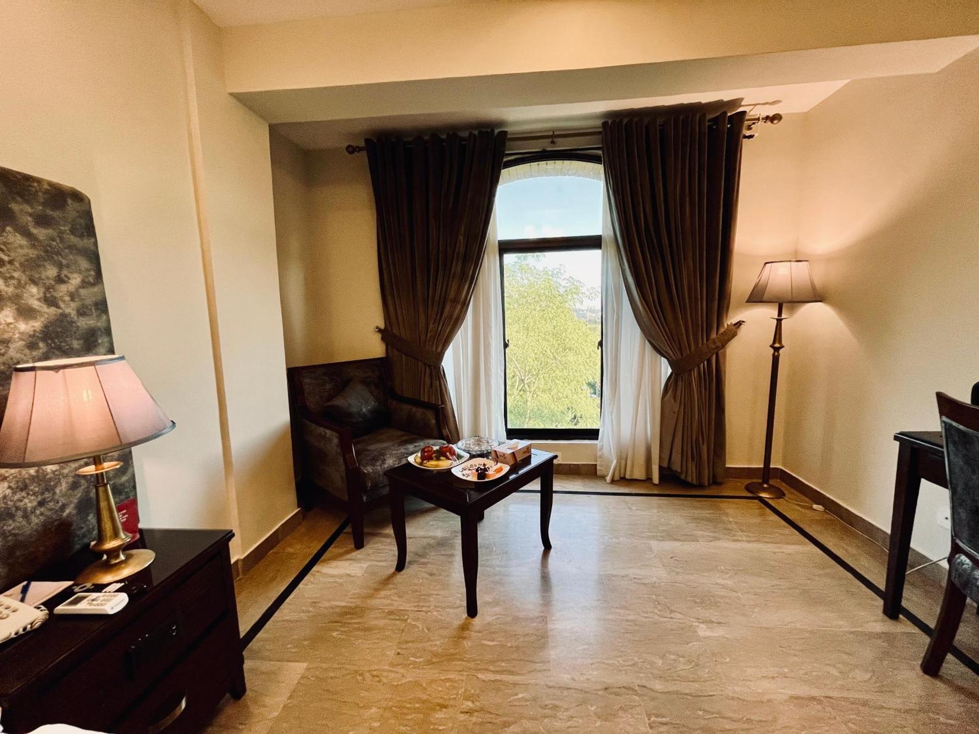 Envoy Continental Hotel Islamabad Buitenkant foto