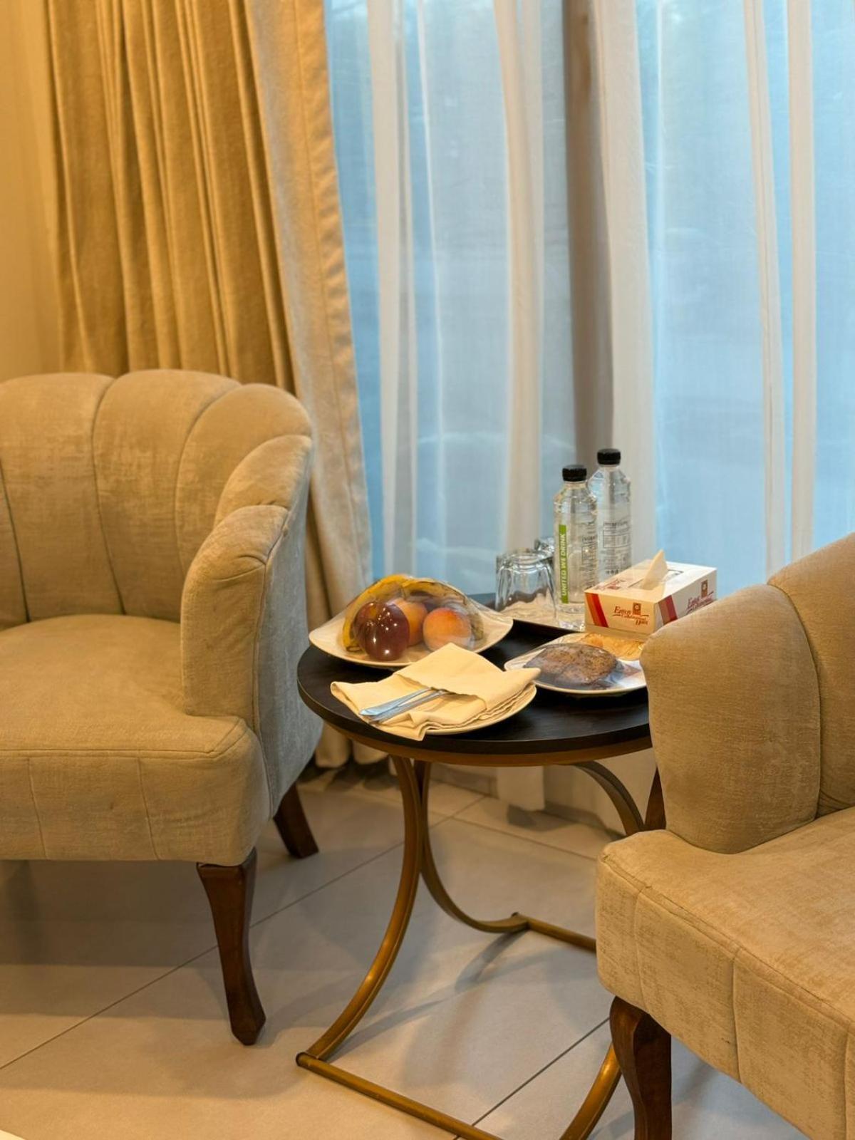 Envoy Continental Hotel Islamabad Buitenkant foto
